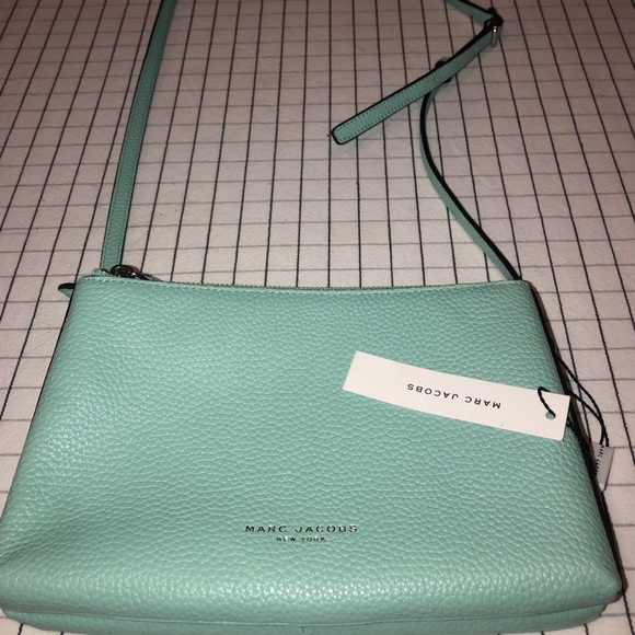 Marc Jacobs Handbags - Brand new Marc Jacobs crossbody bag.